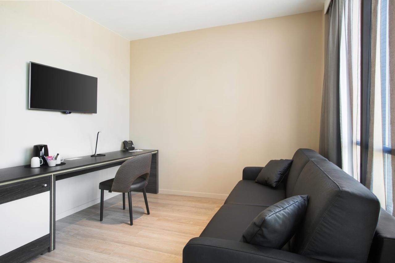 Best Western Plus Hotel Escapade Senlis サンリス エクステリア 写真